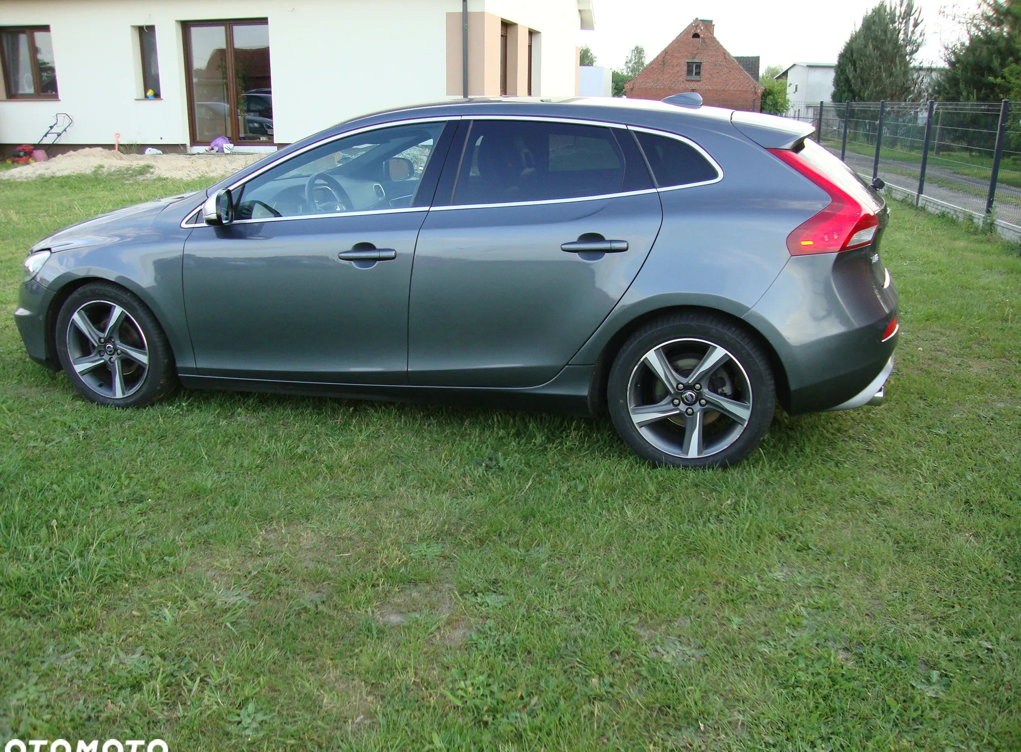 Volvo V40 cena 25900 przebieg: 219000, rok produkcji 2013 z Syców małe 562